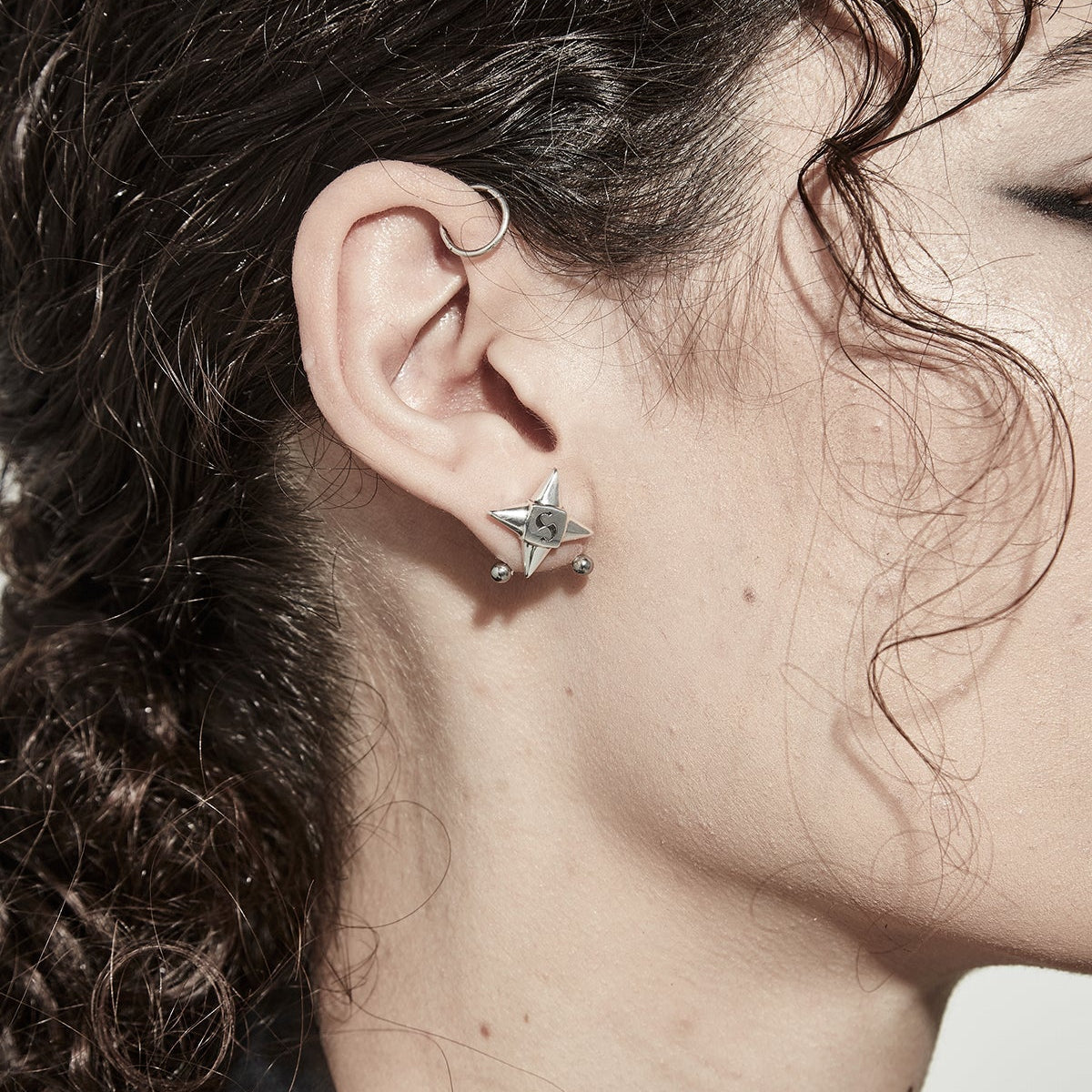 Unisex star hoop earrings from Mixed Emotions collection