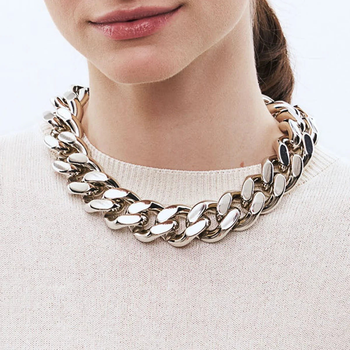 Sculptural silver chain necklace designed in Germany