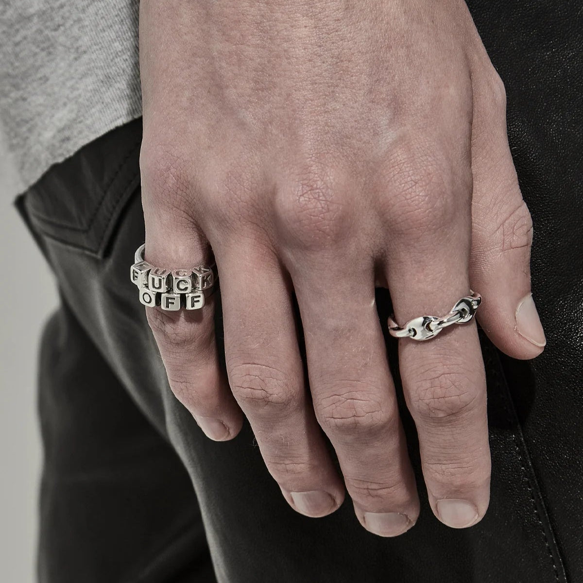 Unisex sterling silver ring with rebellious design